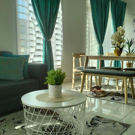 D'Sara Homestay Fully Furnished 3 Bedrooms All Aircond 2 Miles Centre Chukai Екстер'єр фото