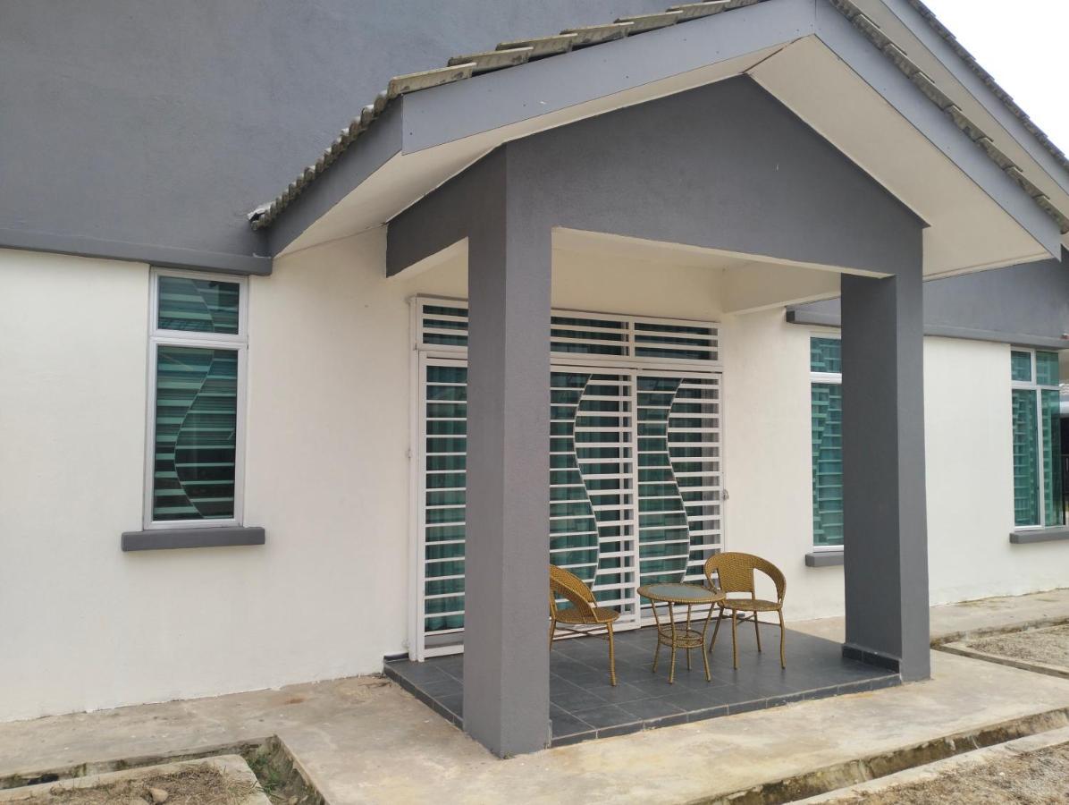 D'Sara Homestay Fully Furnished 3 Bedrooms All Aircond 2 Miles Centre Chukai Екстер'єр фото