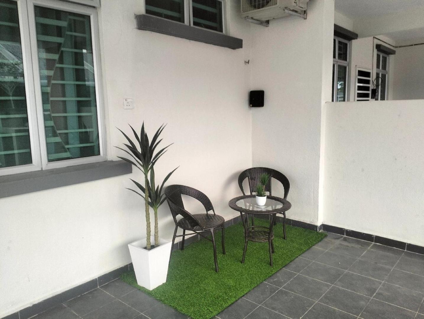 D'Sara Homestay Fully Furnished 3 Bedrooms All Aircond 2 Miles Centre Chukai Екстер'єр фото