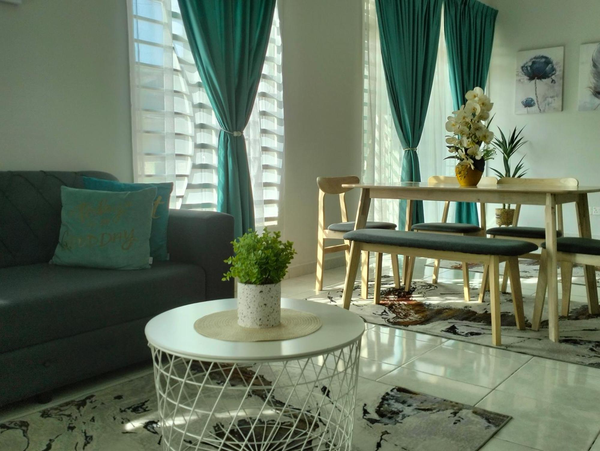 D'Sara Homestay Fully Furnished 3 Bedrooms All Aircond 2 Miles Centre Chukai Екстер'єр фото