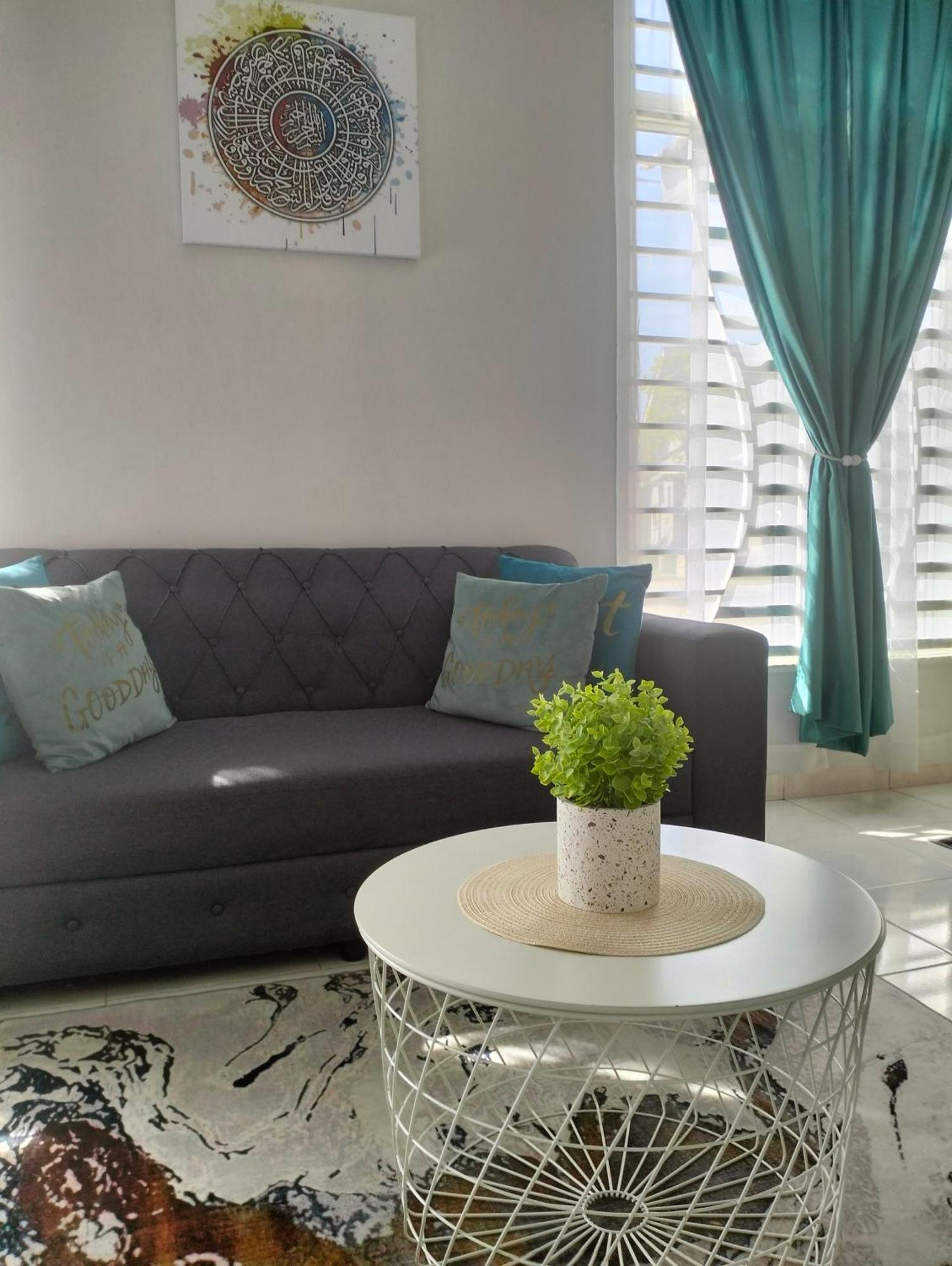 D'Sara Homestay Fully Furnished 3 Bedrooms All Aircond 2 Miles Centre Chukai Екстер'єр фото